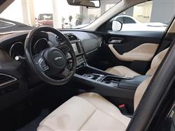 جاگوار F-Pace